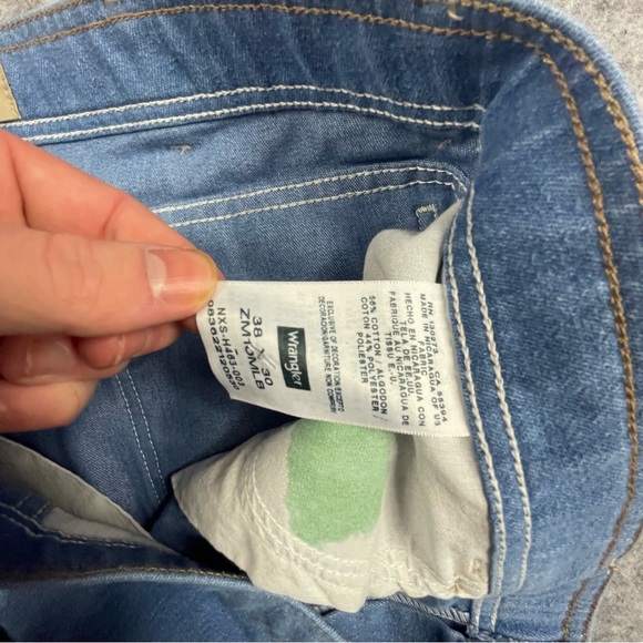 Wrangler Authentic Denim Mens 38x30 Blue Light Wash Straight Leg‎ Jeans - Picture 6 of 11